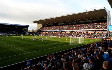 國王杯決賽巴塞羅那4-0畢爾巴鄂 梅西梅開二度德容兩傳一射.